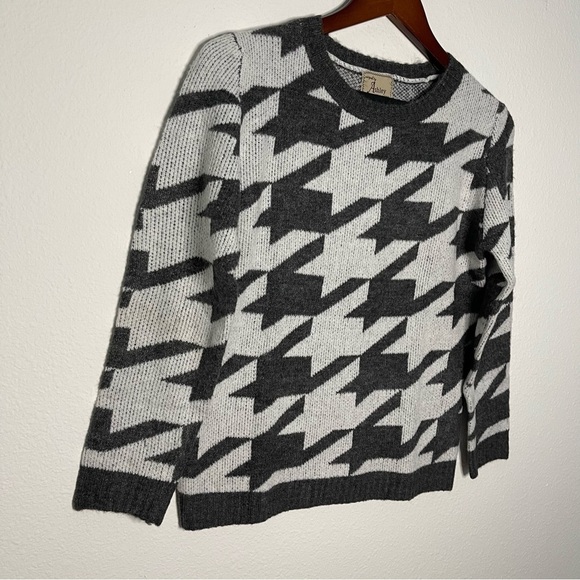 Ashley houndstooth knitted sweater gray white size M NWT - Picture 3 of 10